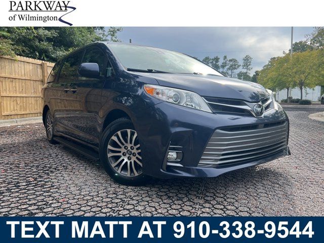 2020 Toyota Sienna XLE Premium