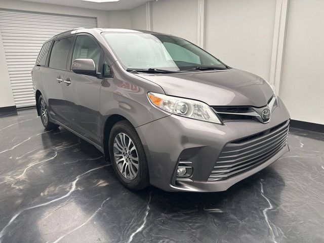 2020 Toyota Sienna XLE Premium