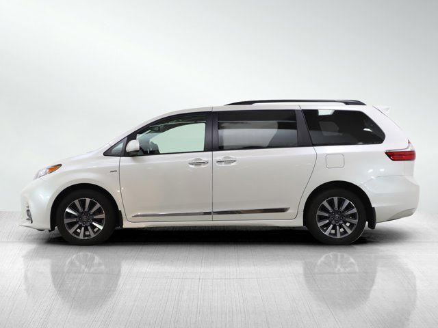 2020 Toyota Sienna XLE