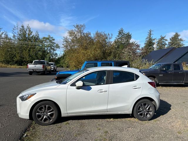 2020 Toyota Yaris LE