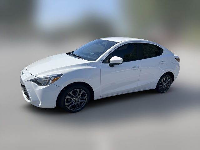 2020 Toyota Yaris LE