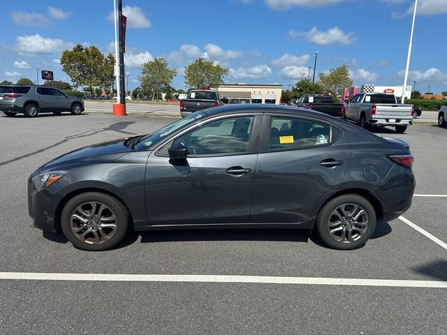 2020 Toyota Yaris LE