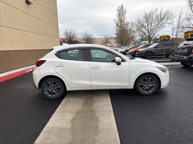 2020 Toyota Yaris LE