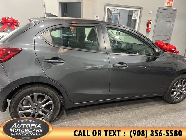 2020 Toyota Yaris LE
