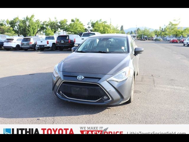 2020 Toyota Yaris XLE