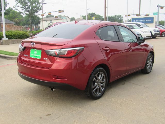 2020 Toyota Yaris XLE