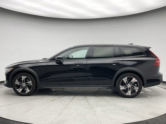 2020 Volvo V60 Cross Country Base