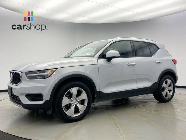 2020 Volvo XC40 Momentum