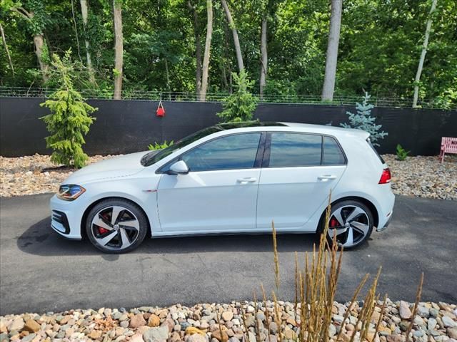 2020 Volkswagen Golf GTI SE