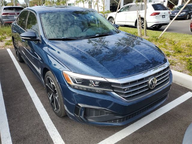 2020 Volkswagen Passat 2.0T R-Line