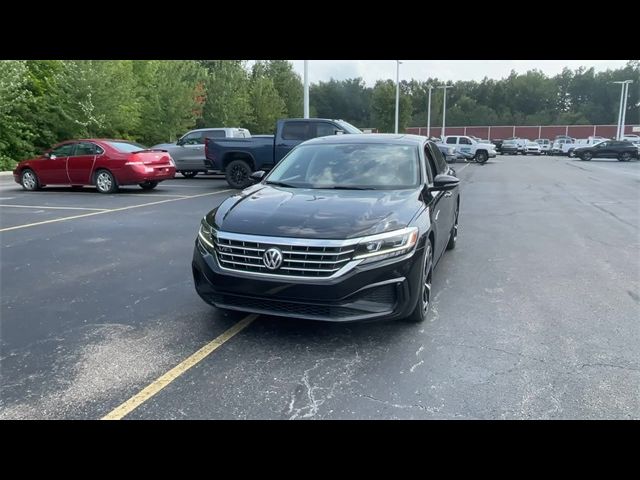 2020 Volkswagen Passat 2.0T R-Line
