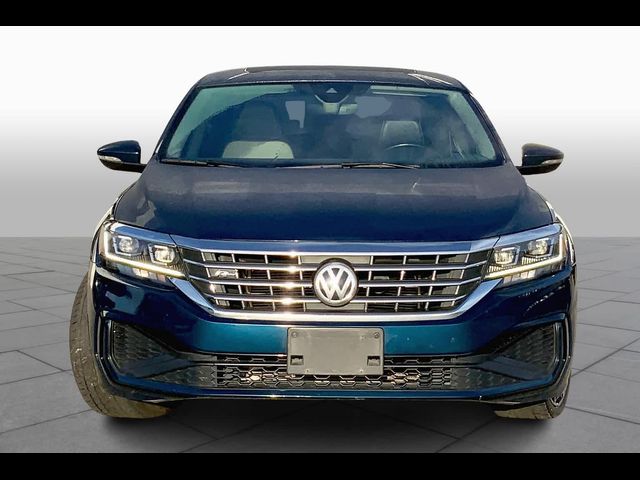 2020 Volkswagen Passat 2.0T R-Line