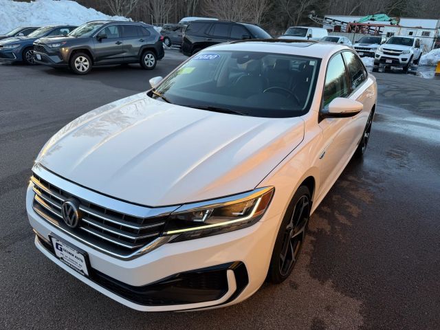 2020 Volkswagen Passat 2.0T R-Line