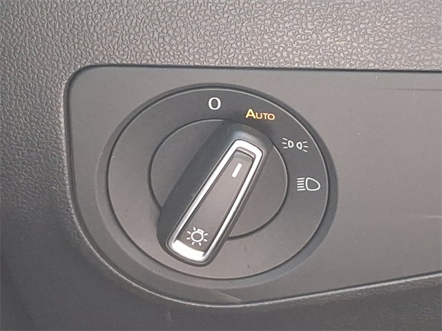 Vehicle image 26 of 30