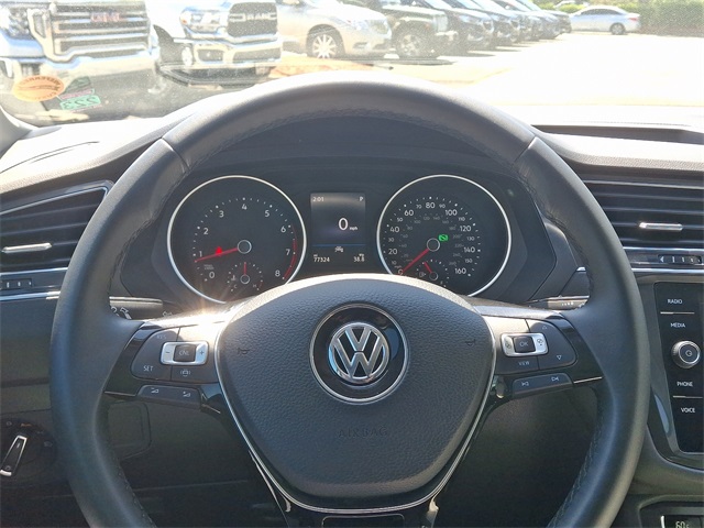 Vehicle image 18 of 30