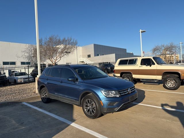 2020 Volkswagen Tiguan SE R-Line Black