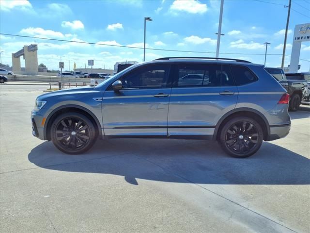 2020 Volkswagen Tiguan SE R-Line Black