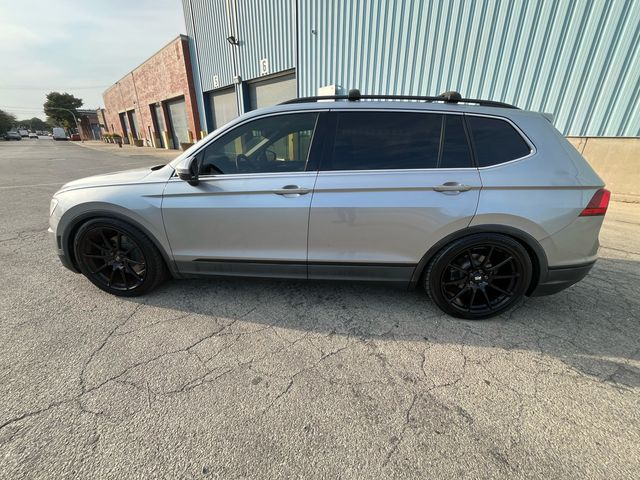 2020 Volkswagen Tiguan SE R-Line Black