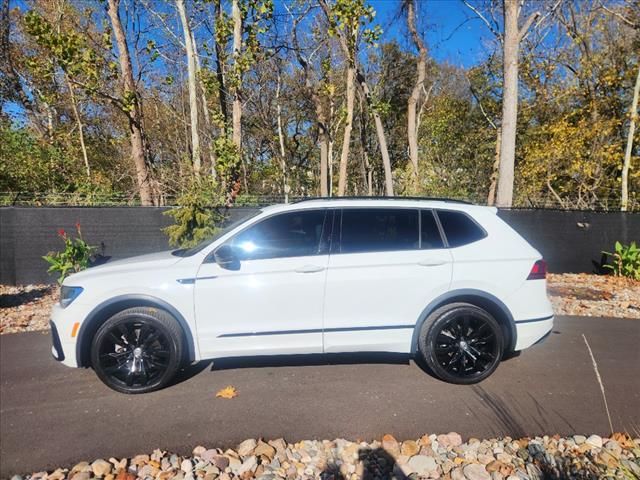 2020 Volkswagen Tiguan SE R-Line Black