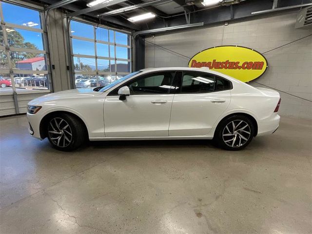 2020 Volvo S60 Momentum