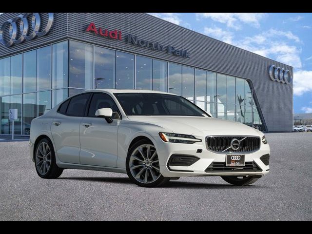 2020 Volvo S60 Momentum