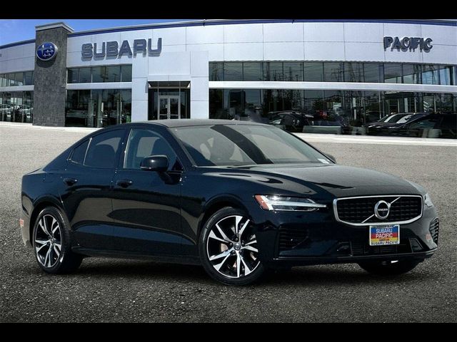 2020 Volvo S60 R-Design