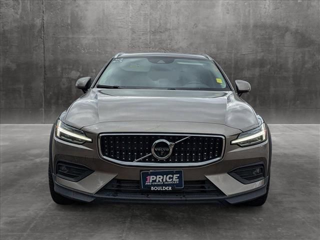 2020 Volvo V60 Cross Country Base