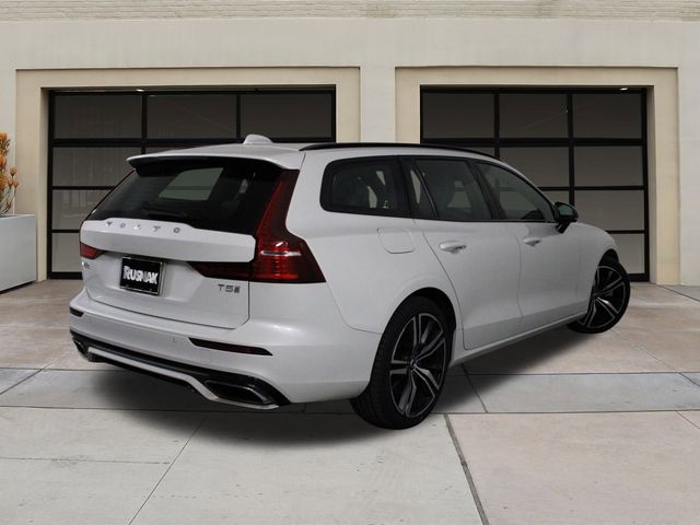 2020 Volvo V60 R-Design