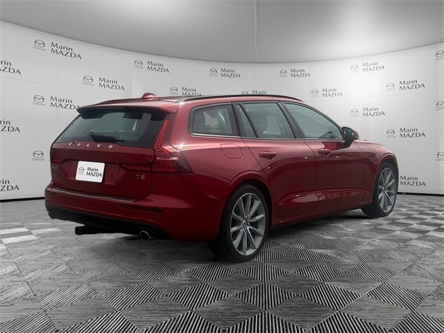 2020 Volvo V60 Momentum