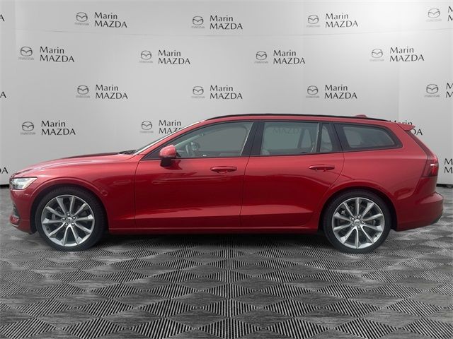 2020 Volvo V60 Momentum