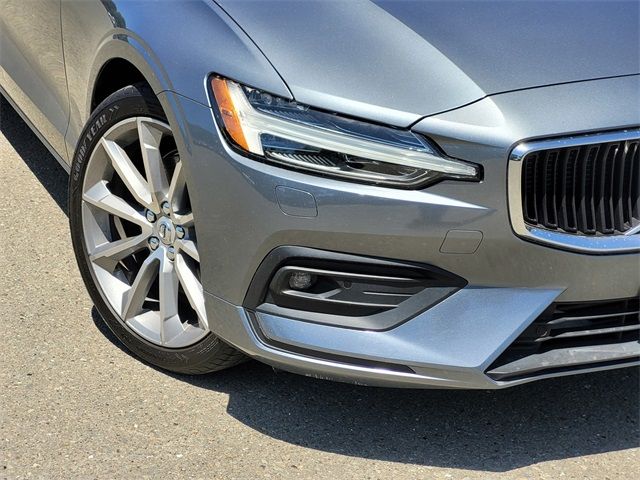 2020 Volvo V60 Momentum