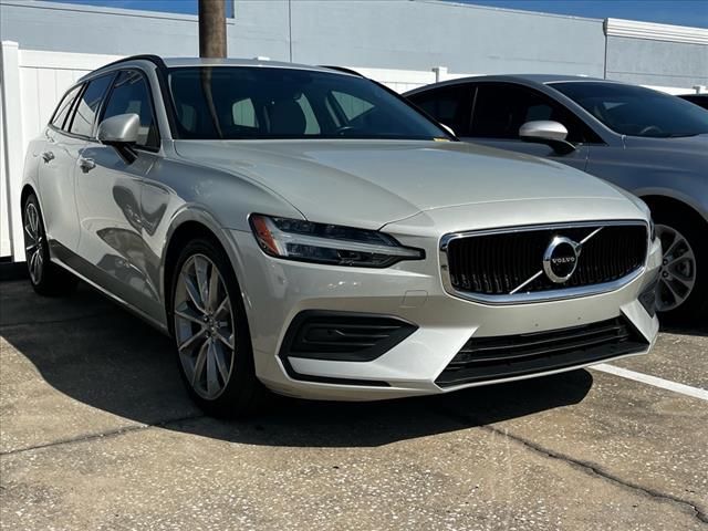 2020 Volvo V60 Momentum