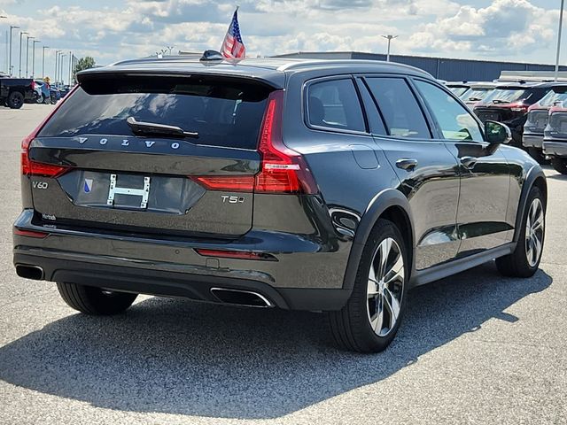 2020 Volvo V60 Cross Country Base