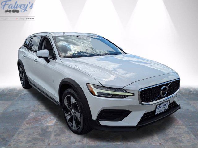 2020 Volvo V60 Cross Country Base