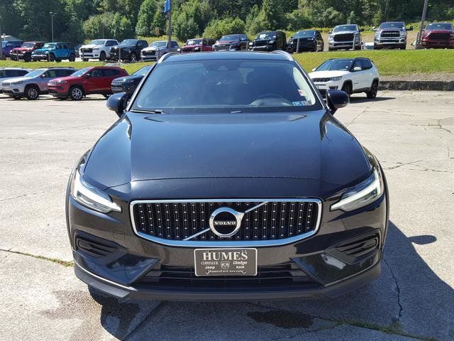 2020 Volvo V60 Cross Country Base