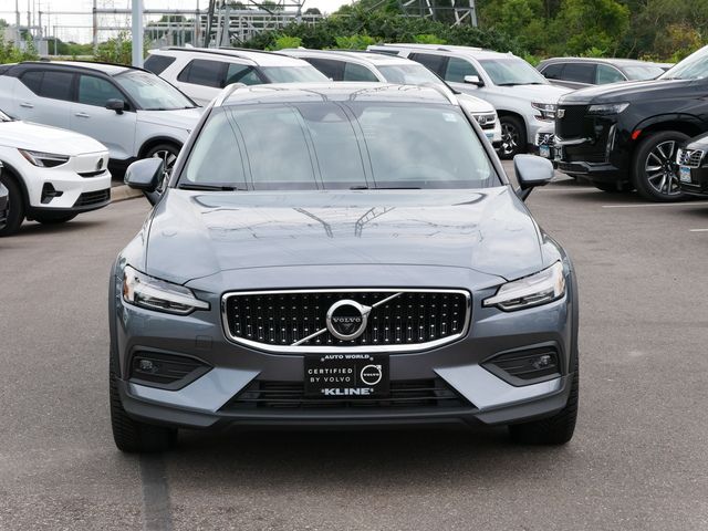 2020 Volvo V60 Cross Country Base