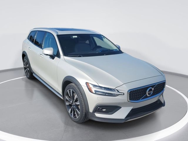 2020 Volvo V60 Cross Country Base