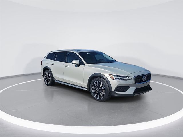 2020 Volvo V60 Cross Country Base