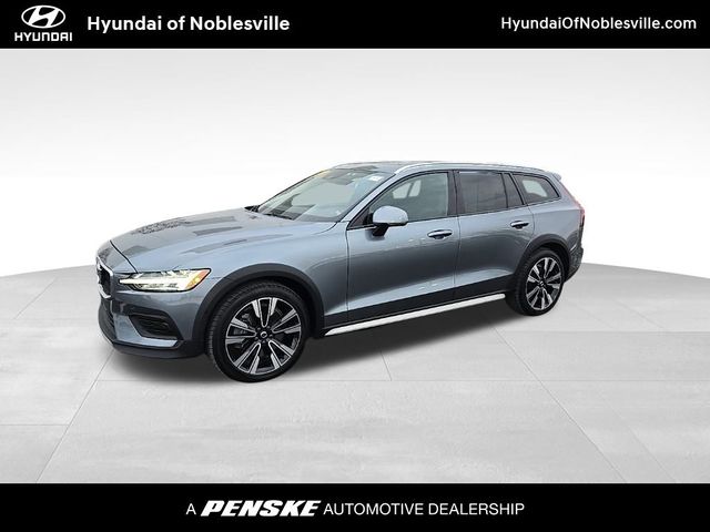 2020 Volvo V60 Cross Country Base