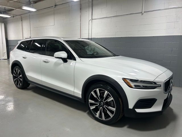 2020 Volvo V60 Cross Country Base