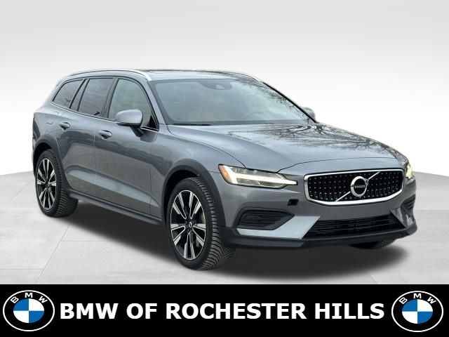 2020 Volvo V60 Cross Country Base