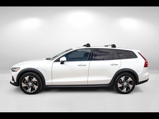 2020 Volvo V60 Cross Country Base