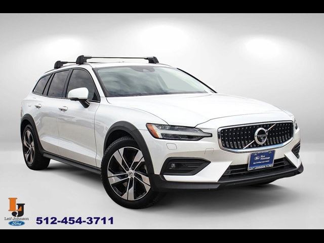 2020 Volvo V60 Cross Country Base