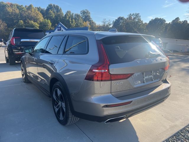 2020 Volvo V60 Cross Country Base