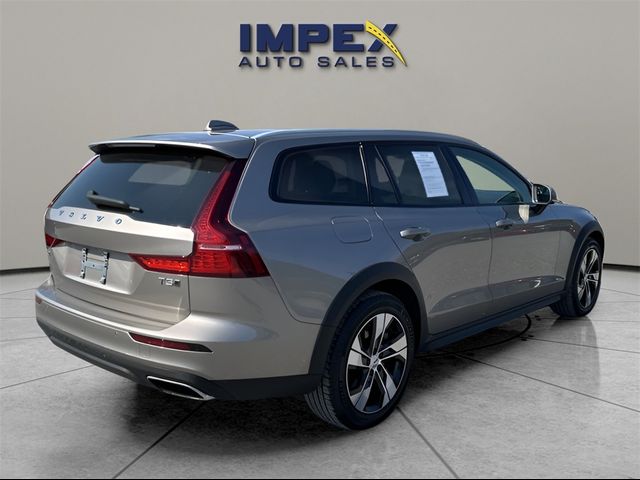 2020 Volvo V60 Cross Country Base