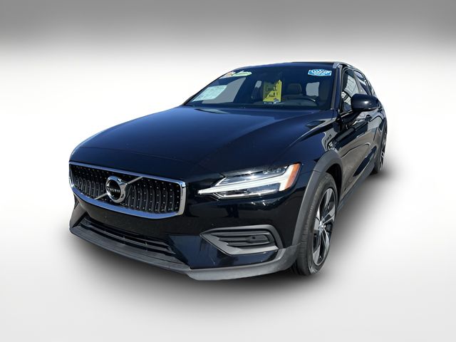 2020 Volvo V60 Cross Country Base