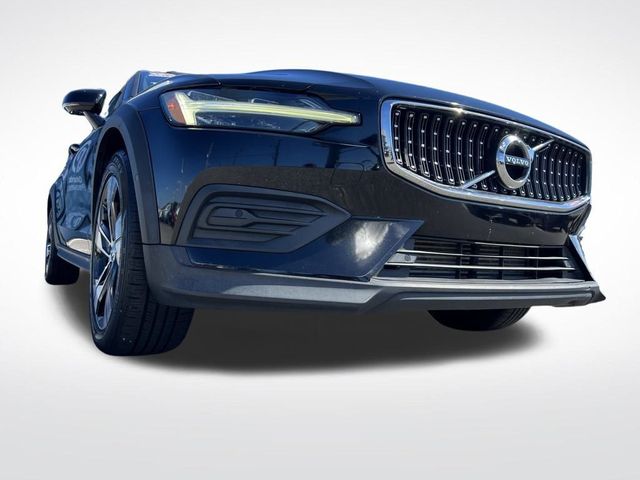 2020 Volvo V60 Cross Country Base