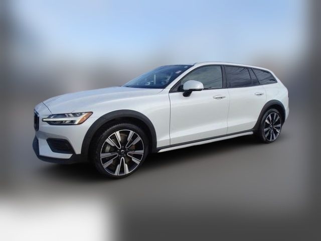 2020 Volvo V60 Cross Country Base