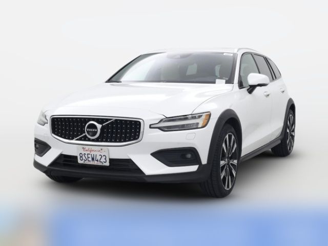 2020 Volvo V60 Cross Country Base