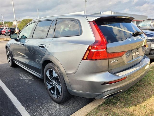 2020 Volvo V60 Cross Country Base